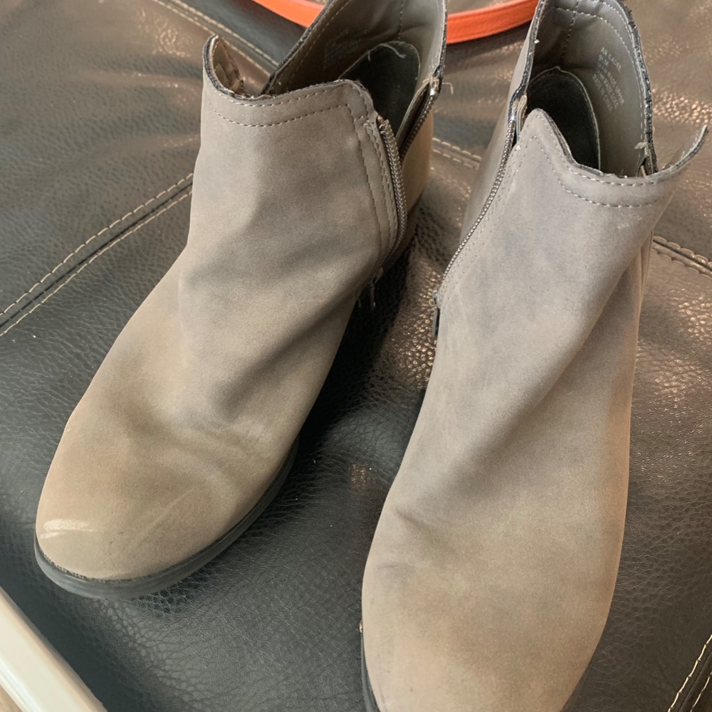 Grey Ankle boot